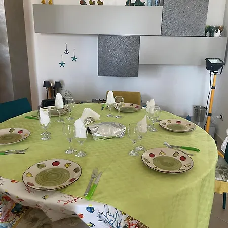 Piccolo Paradiso In A Mare *